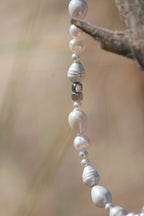 NECKLACE WITH PEARLS OF DIFFERENT SHAPES