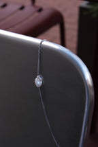 CHAIN NECKLACE WITH A BAROQUE PEARL