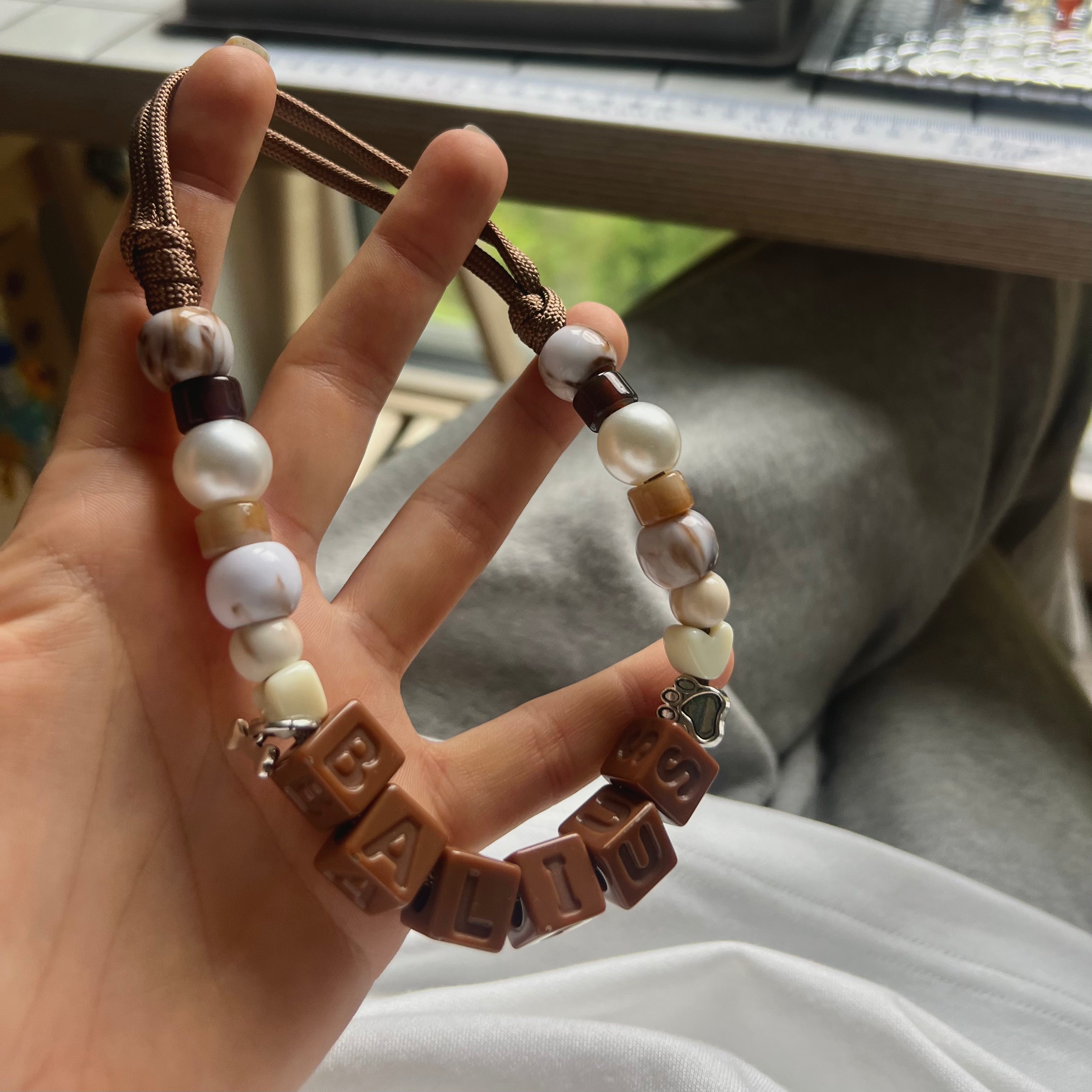 CARAMEL NECKLACE