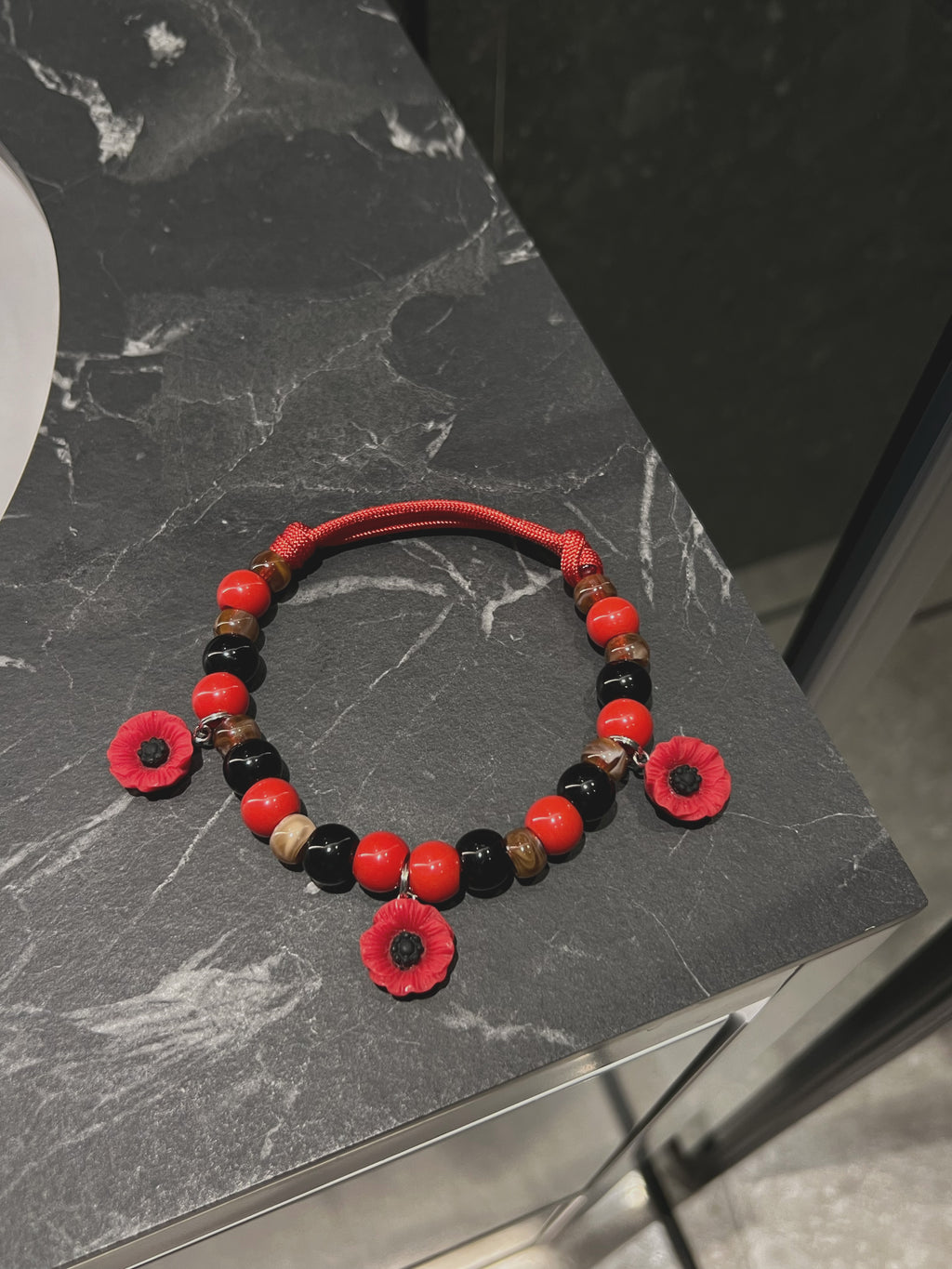 POPPY NECKLACE